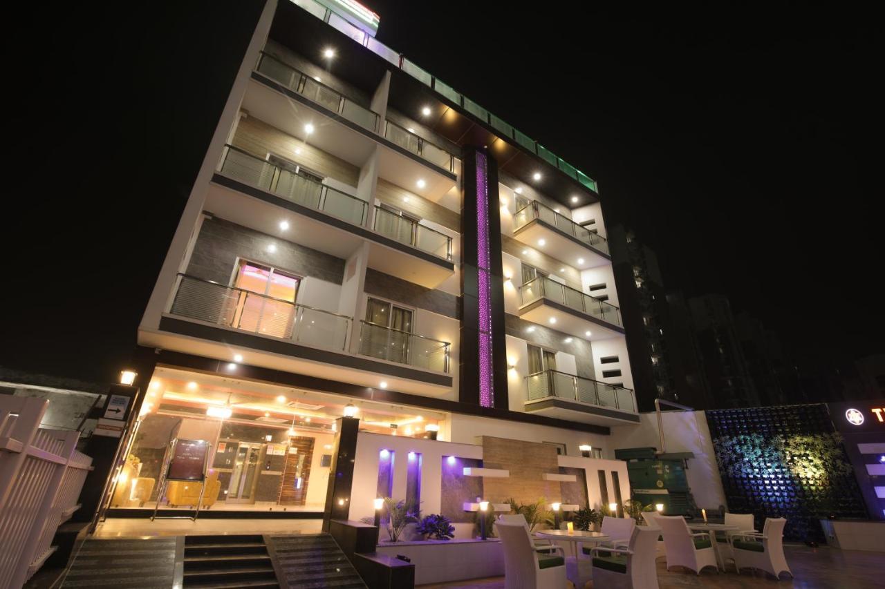 그레이터 노이다 Twin Towers B&B 외부 사진