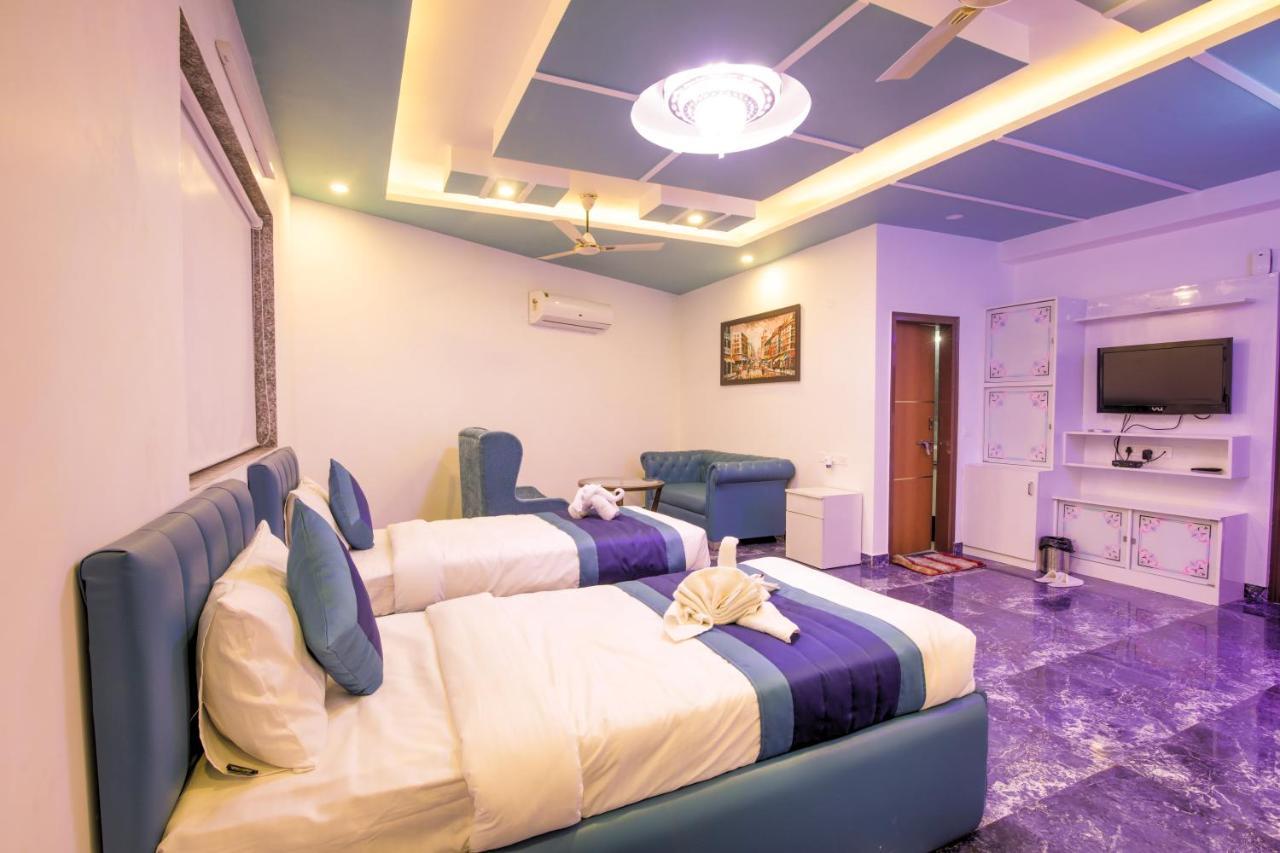 그레이터 노이다 Twin Towers B&B 외부 사진