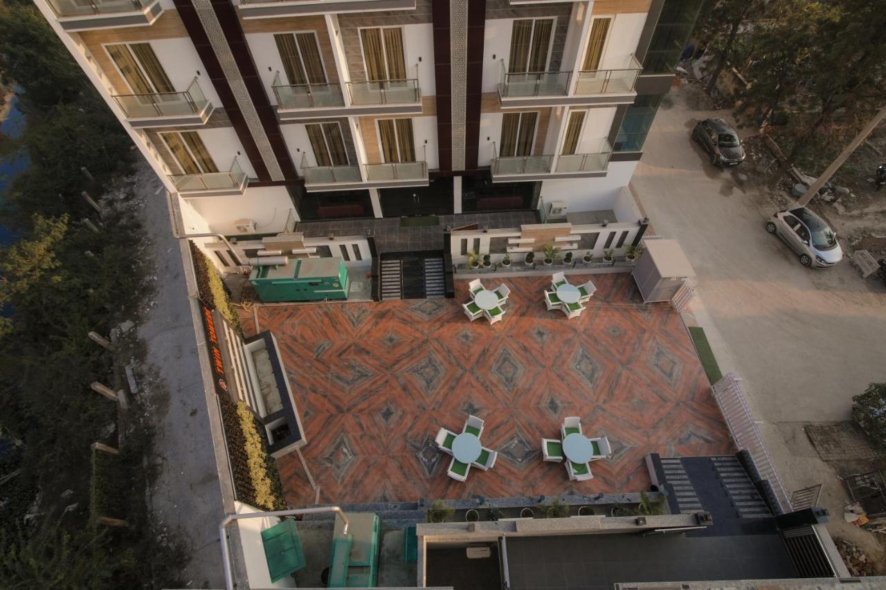 그레이터 노이다 Twin Towers B&B 외부 사진