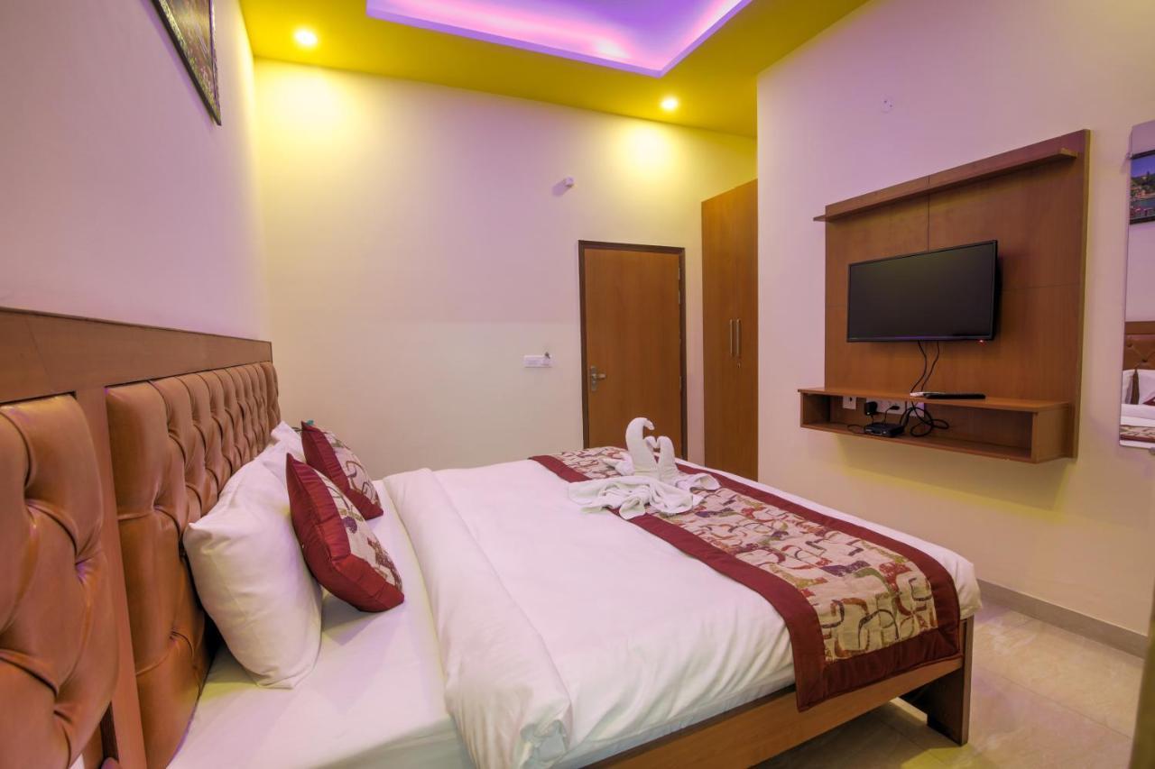 그레이터 노이다 Twin Towers B&B 외부 사진