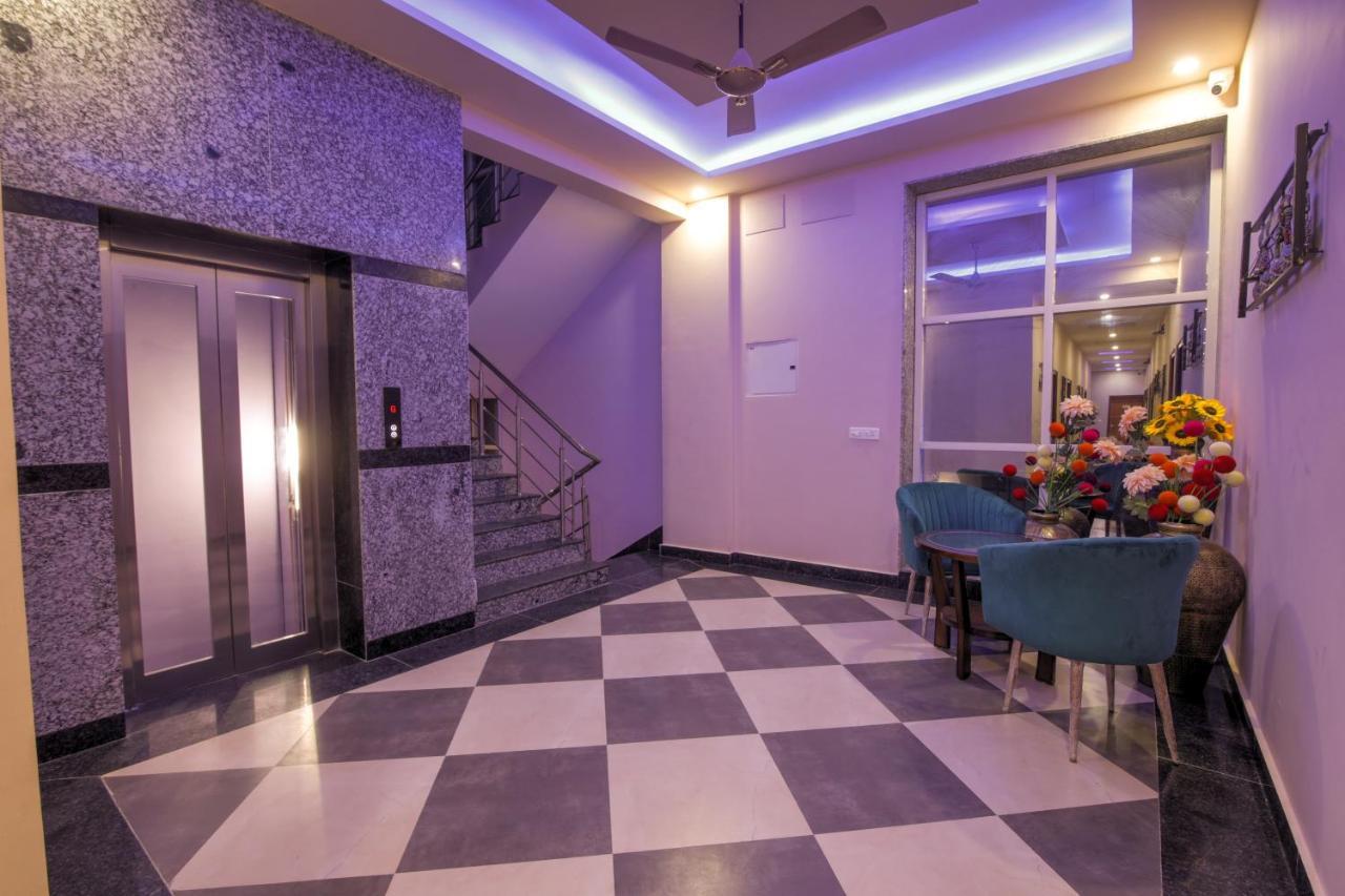 그레이터 노이다 Twin Towers B&B 외부 사진
