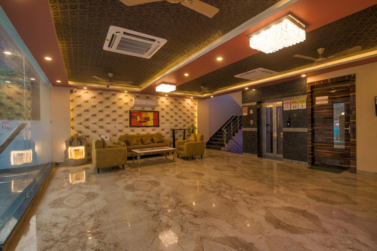 그레이터 노이다 Twin Towers B&B 외부 사진