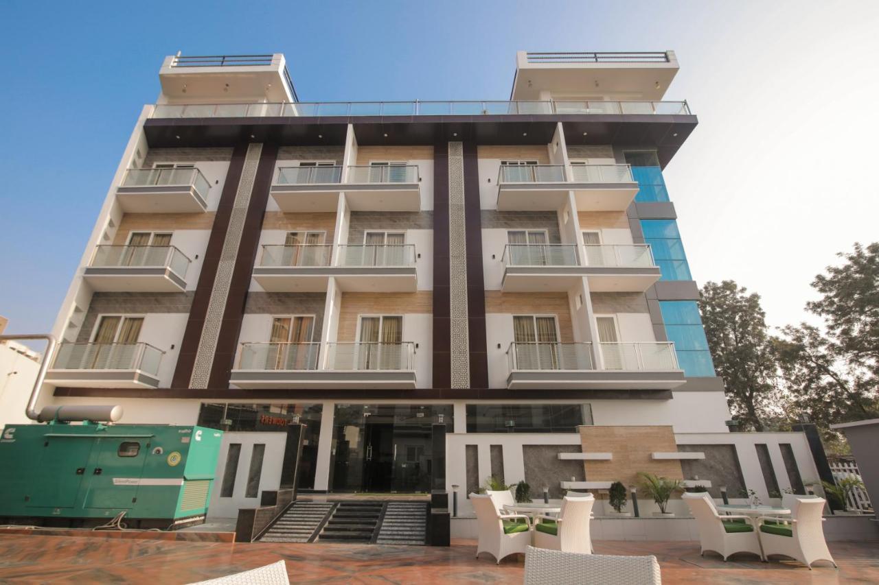 그레이터 노이다 Twin Towers B&B 외부 사진