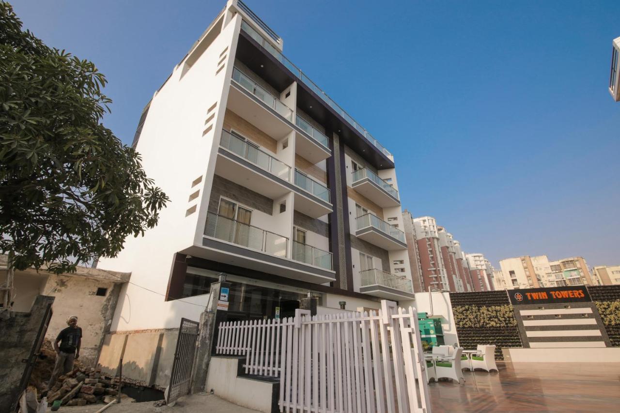 그레이터 노이다 Twin Towers B&B 외부 사진