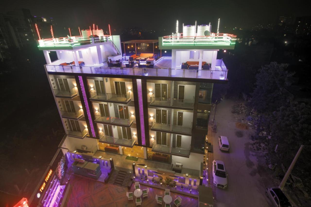 그레이터 노이다 Twin Towers B&B 외부 사진