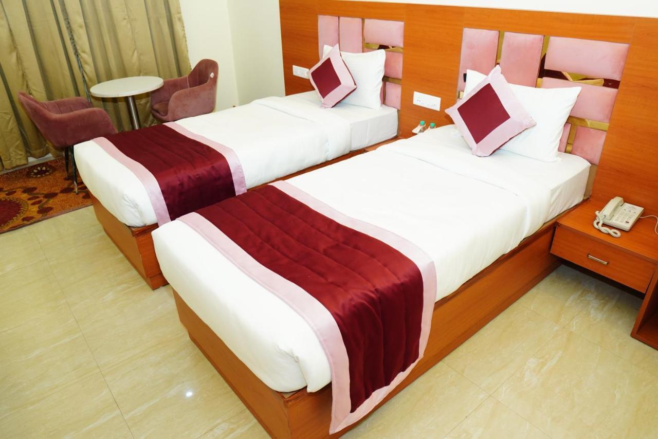 그레이터 노이다 Twin Towers B&B 외부 사진