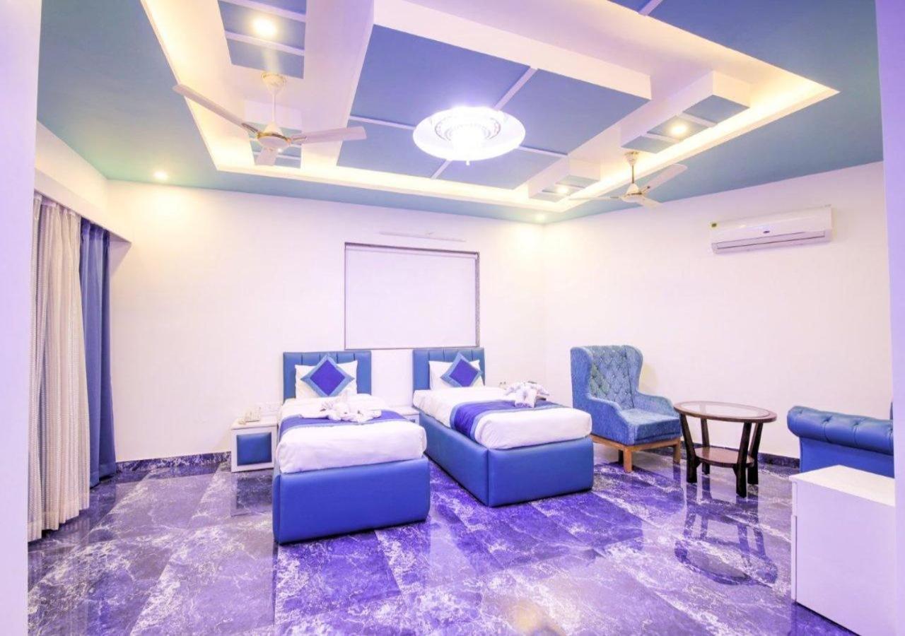 그레이터 노이다 Twin Towers B&B 외부 사진