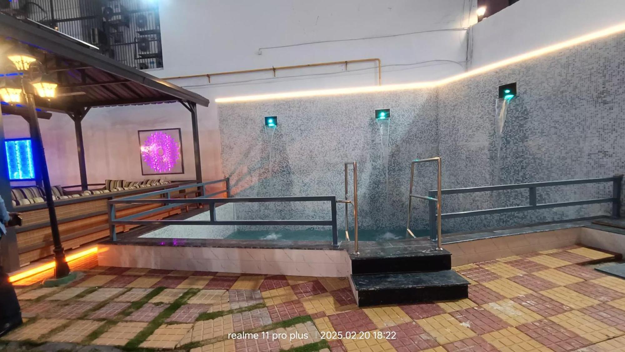 그레이터 노이다 Twin Towers B&B 외부 사진